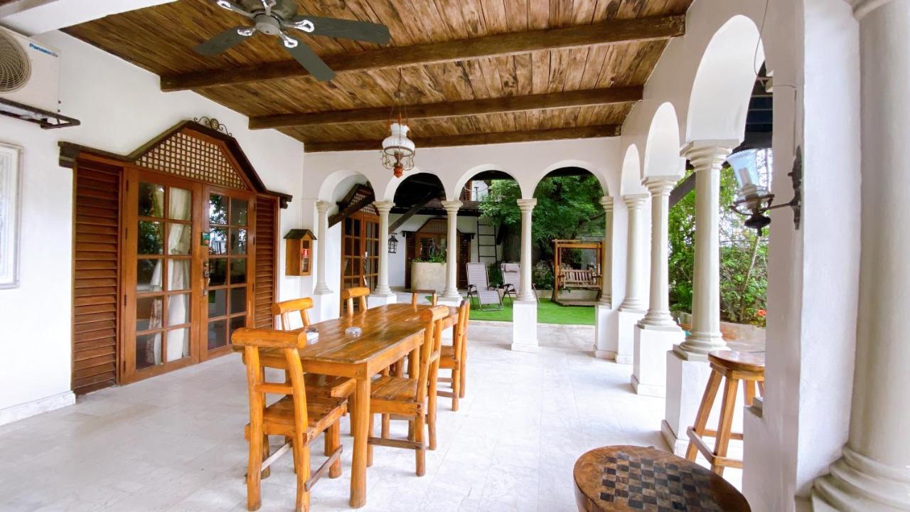 Tropicana Castle Dive Resort Powered By Cocotel Puerto Galera Luaran gambar