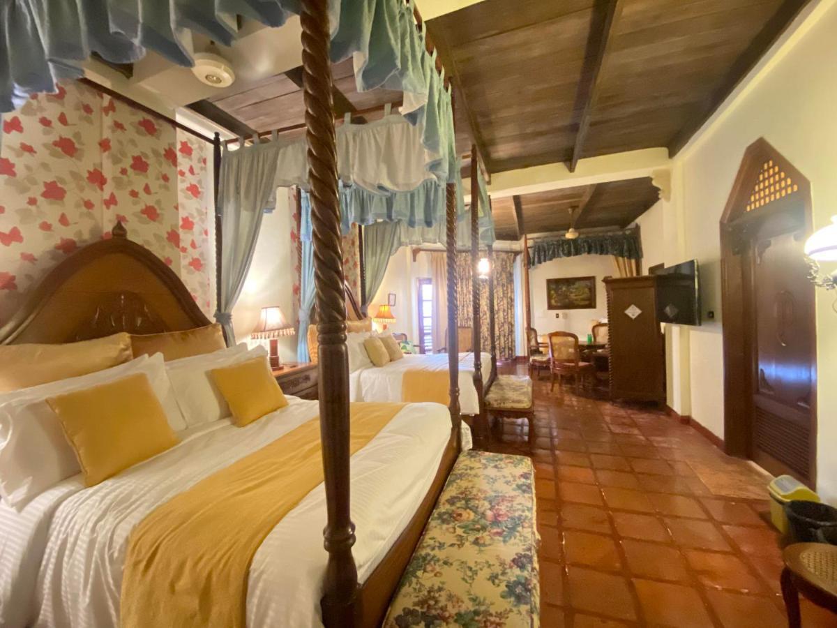 Tropicana Castle Dive Resort Powered By Cocotel Puerto Galera Luaran gambar