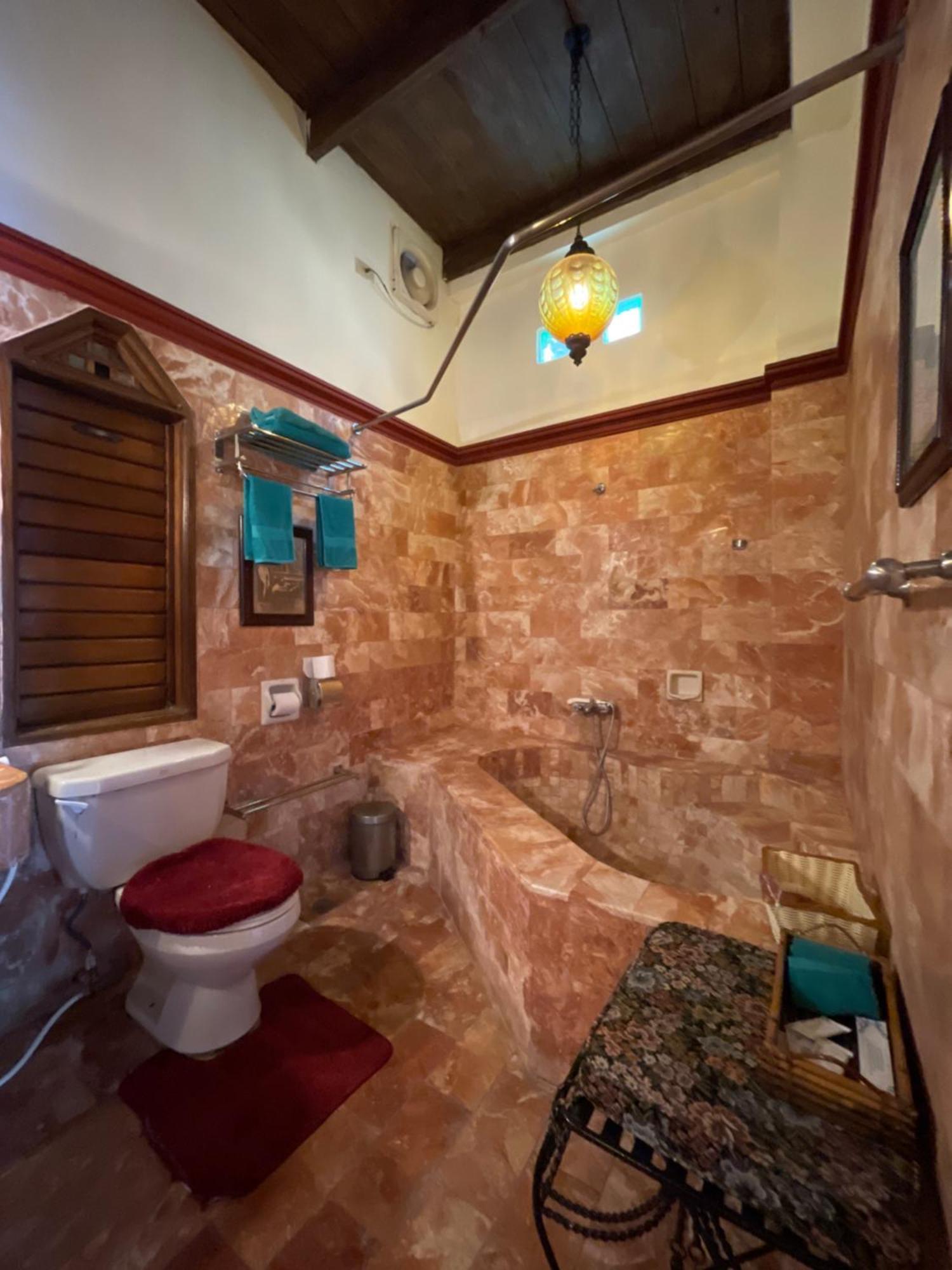 Tropicana Castle Dive Resort Powered By Cocotel Puerto Galera Bilik gambar