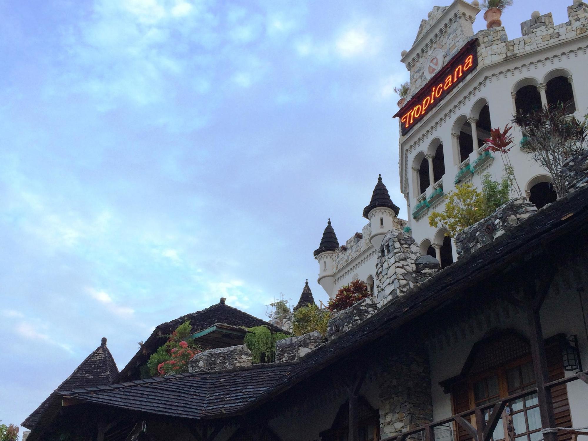 Tropicana Castle Dive Resort Powered By Cocotel Puerto Galera Luaran gambar