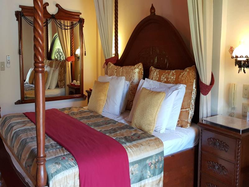Tropicana Castle Dive Resort Powered By Cocotel Puerto Galera Luaran gambar