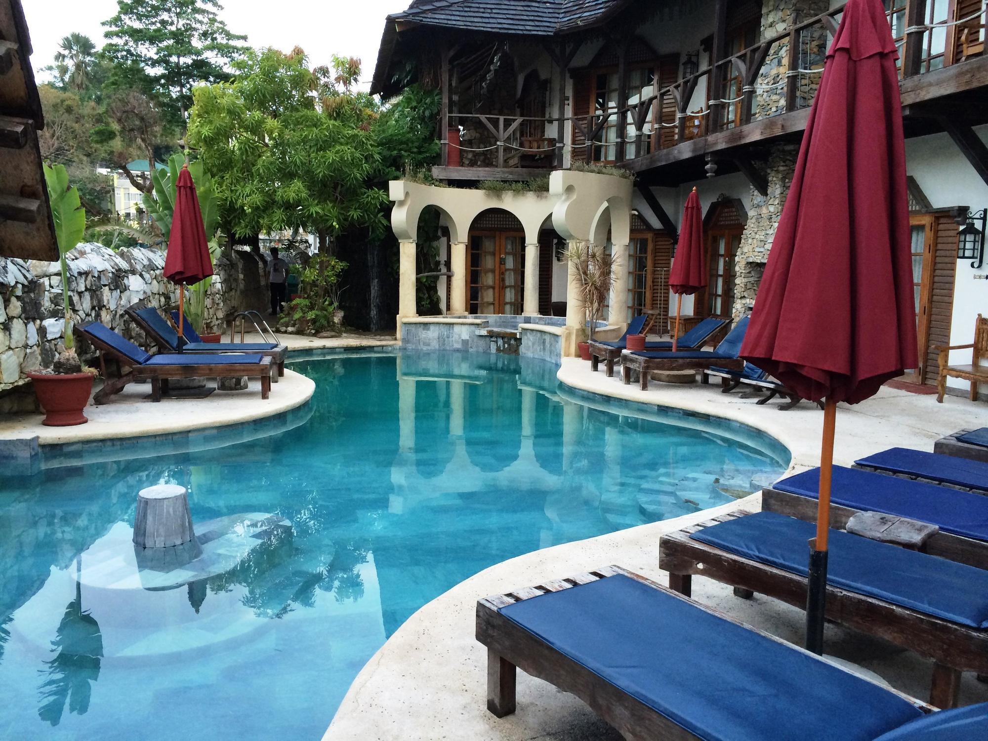 Tropicana Castle Dive Resort Powered By Cocotel Puerto Galera Luaran gambar